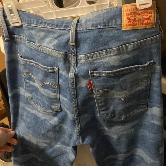 720 Levi Blue Camo Jeans - Picture 6 of 7
